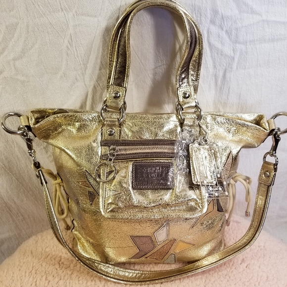 Coach Handbags - New Gold Coach Poppy🛍